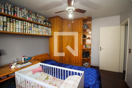 Casa à venda com 400m², 4 quartos e 6 vagas Casa à venda com 400m², 4 quartos e 6 vagasQuarto 2