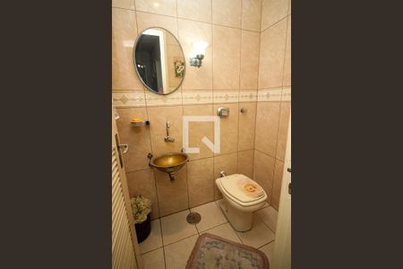 Casa à venda com 400m², 4 quartos e 6 vagas Casa à venda com 400m², 4 quartos e 6 vagasLavabo