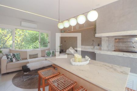Casa de condomínio à venda com 320m², 4 quartos e 2 vagas Casa de condomínio à venda com 320m², 4 quartos e 2 vagasSótão