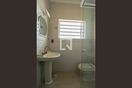 Casa à venda com 379m², 4 quartos e 10 vagas Casa à venda com 379m², 4 quartos e 10 vagasBanheiro Social