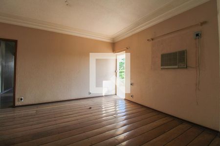 Casa à venda com 379m², 4 quartos e 10 vagas Casa à venda com 379m², 4 quartos e 10 vagasSala de TV