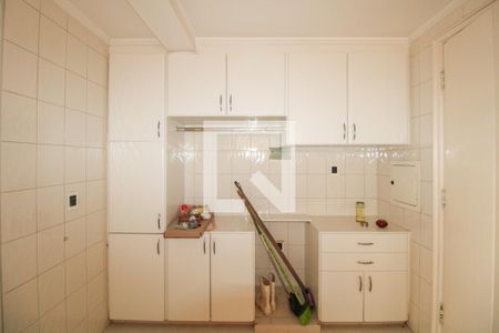 Casa à venda com 379m², 4 quartos e 10 vagas Casa à venda com 379m², 4 quartos e 10 vagasÁrea de Serviço