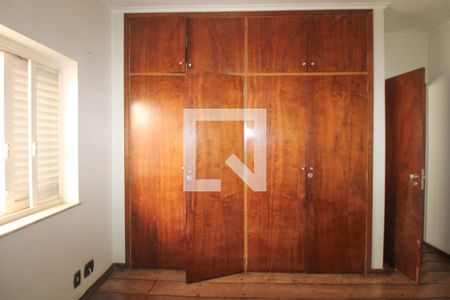 Casa à venda com 379m², 4 quartos e 10 vagas Casa à venda com 379m², 4 quartos e 10 vagasQuarto 4 (suíte)