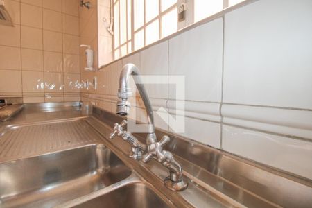 Casa à venda com 379m², 4 quartos e 10 vagas Casa à venda com 379m², 4 quartos e 10 vagasCozinha