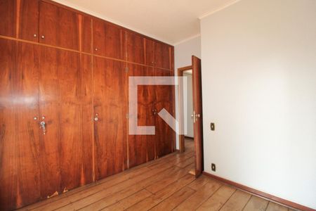 Casa à venda com 379m², 4 quartos e 10 vagas Casa à venda com 379m², 4 quartos e 10 vagasQuarto 2