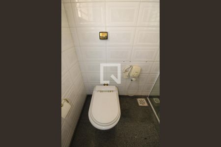 Casa à venda com 379m², 4 quartos e 10 vagas Casa à venda com 379m², 4 quartos e 10 vagasBanheiro do Quarto 4 (suíte)