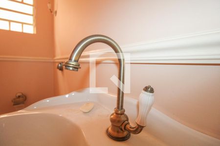 Casa à venda com 379m², 4 quartos e 10 vagas Casa à venda com 379m², 4 quartos e 10 vagasLavabo