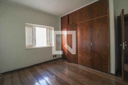 Casa à venda com 379m², 4 quartos e 10 vagas Casa à venda com 379m², 4 quartos e 10 vagasQuarto 4 (suíte)