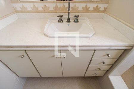 Casa à venda com 379m², 4 quartos e 10 vagas Casa à venda com 379m², 4 quartos e 10 vagasBanheiro do Quarto 3 (suíte)