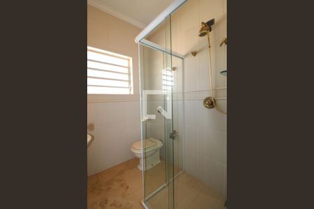 Casa à venda com 379m², 4 quartos e 10 vagas Casa à venda com 379m², 4 quartos e 10 vagasBanheiro Social