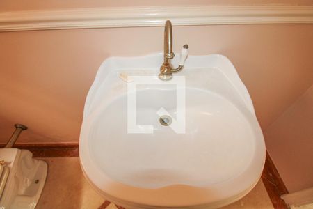 Casa à venda com 379m², 4 quartos e 10 vagas Casa à venda com 379m², 4 quartos e 10 vagasLavabo