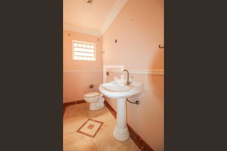 Casa à venda com 379m², 4 quartos e 10 vagas Casa à venda com 379m², 4 quartos e 10 vagasLavabo