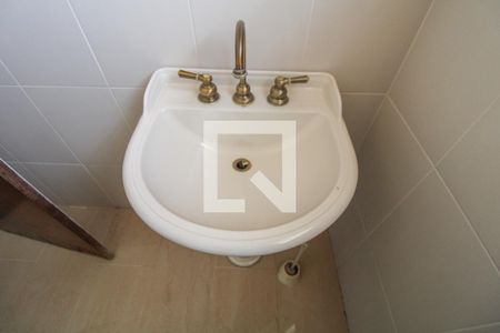 Casa à venda com 379m², 4 quartos e 10 vagas Casa à venda com 379m², 4 quartos e 10 vagasBanheiro Social