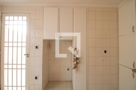 Casa à venda com 379m², 4 quartos e 10 vagas Casa à venda com 379m², 4 quartos e 10 vagasÁrea de Serviço