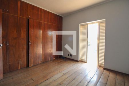 Casa à venda com 379m², 4 quartos e 10 vagas Casa à venda com 379m², 4 quartos e 10 vagasQuarto 1