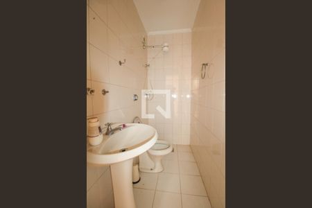 Casa à venda com 379m², 4 quartos e 10 vagas Casa à venda com 379m², 4 quartos e 10 vagasBanheiro de serviço