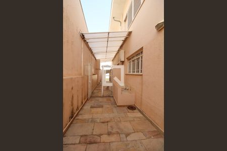 Casa à venda com 379m², 4 quartos e 10 vagas Casa à venda com 379m², 4 quartos e 10 vagasÁrea de Serviço