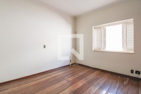 Casa à venda com 379m², 4 quartos e 10 vagas Casa à venda com 379m², 4 quartos e 10 vagasQuarto 4 (suíte)