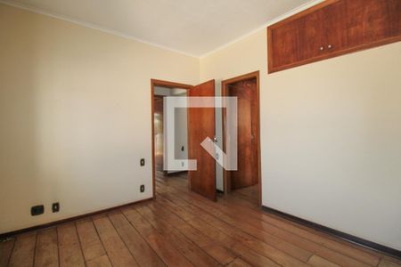 Casa à venda com 379m², 4 quartos e 10 vagas Casa à venda com 379m², 4 quartos e 10 vagasQuarto 3 (suíte)