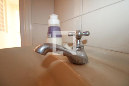 Casa à venda com 379m², 4 quartos e 10 vagas Casa à venda com 379m², 4 quartos e 10 vagasBanheiro de serviço