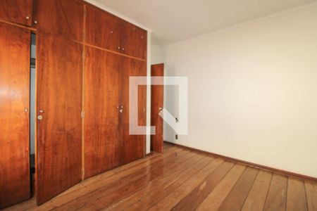 Casa à venda com 379m², 4 quartos e 10 vagas Casa à venda com 379m², 4 quartos e 10 vagasQuarto 4 (suíte)