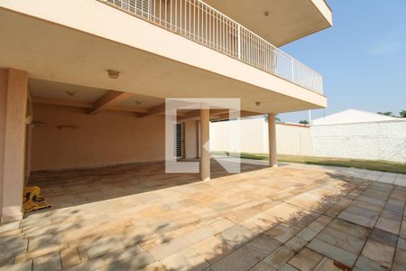 Casa à venda com 379m², 4 quartos e 10 vagas Casa à venda com 379m², 4 quartos e 10 vagasQuintal, jardim e Garagem