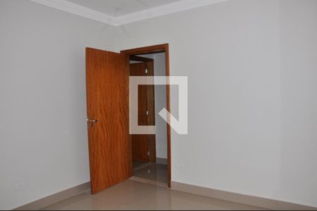 Casa à venda com 182m², 3 quartos e 3 vagas Casa à venda com 182m², 3 quartos e 3 vagasDetalhe - Quarto 02 com Suíte
