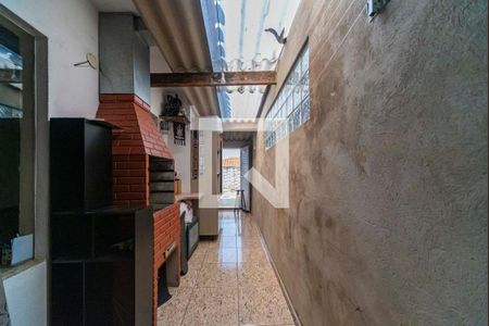 Casa à venda com 200m², 3 quartos e 2 vagas Casa à venda com 200m², 3 quartos e 2 vagasCorredor e Churrasqueira