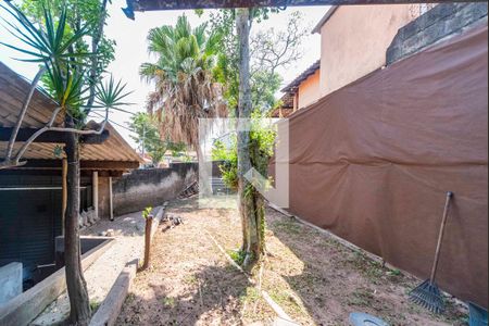 Casa à venda com 200m², 3 quartos e 2 vagas Casa à venda com 200m², 3 quartos e 2 vagasJardim e Quintal Frente