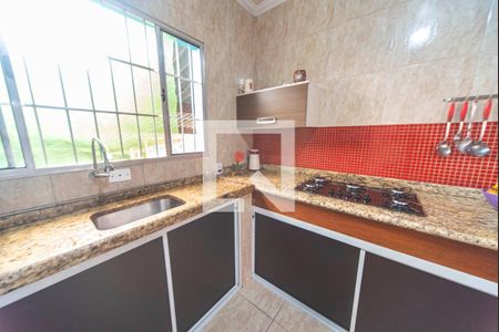 Casa à venda com 200m², 3 quartos e 2 vagas Casa à venda com 200m², 3 quartos e 2 vagasCozinha