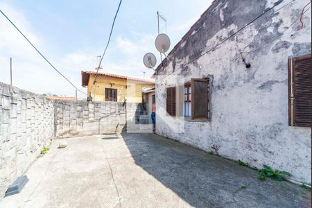 Casa à venda com 200m², 3 quartos e 2 vagas Casa à venda com 200m², 3 quartos e 2 vagasQuintal Fundos