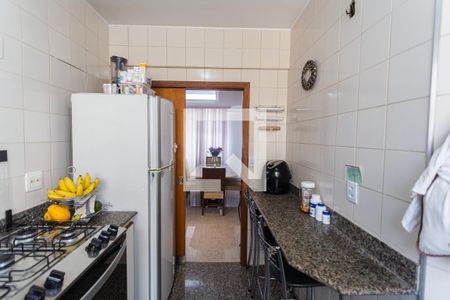 Apartamento à venda com 250m², 4 quartos e 4 vagas Apartamento à venda com 250m², 4 quartos e 4 vagasCozinha