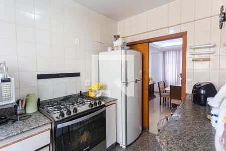 Apartamento à venda com 250m², 4 quartos e 4 vagas Apartamento à venda com 250m², 4 quartos e 4 vagasCozinha