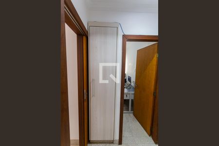 Apartamento à venda com 250m², 4 quartos e 4 vagas Apartamento à venda com 250m², 4 quartos e 4 vagasRouparia