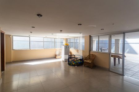 Apartamento à venda com 250m², 4 quartos e 4 vagas Apartamento à venda com 250m², 4 quartos e 4 vagasÁrea comum - Salão de festas