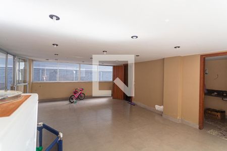 Apartamento à venda com 250m², 4 quartos e 4 vagas Apartamento à venda com 250m², 4 quartos e 4 vagasSalão de Festas