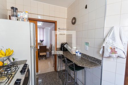 Apartamento à venda com 250m², 4 quartos e 4 vagas Apartamento à venda com 250m², 4 quartos e 4 vagasCozinha