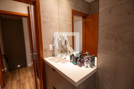 Casa à venda com 247m², 4 quartos e 2 vagasBanheiro da Suíte 2