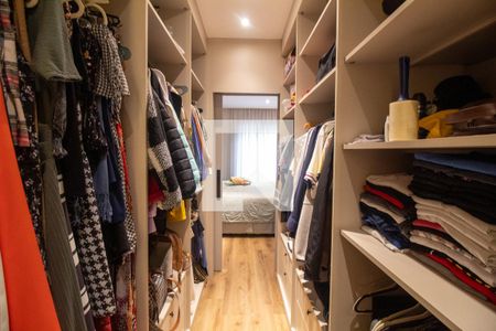 Casa à venda com 250m², 4 quartos e 2 vagasCloset da suíte 3