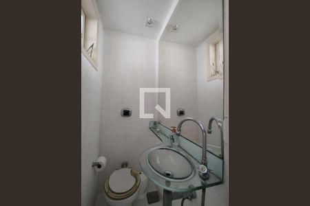 Casa à venda com 198m², 3 quartos e 1 vagaLavabo 2