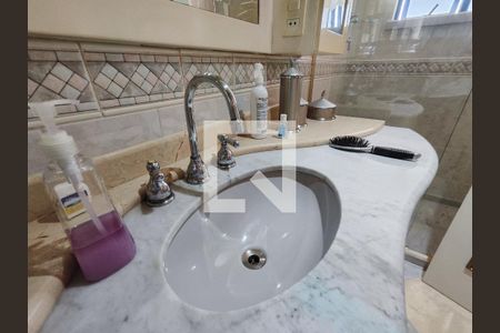 Apartamento à venda com 400m², 3 quartos e 3 vagas Apartamento à venda com 400m², 3 quartos e 3 vagasBanheiro da Suíte 3