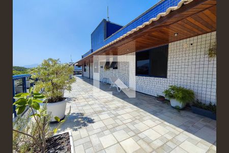 Apartamento à venda com 400m², 3 quartos e 3 vagas Apartamento à venda com 400m², 3 quartos e 3 vagasÁrea de Lazer