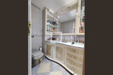 Apartamento à venda com 400m², 3 quartos e 3 vagas Apartamento à venda com 400m², 3 quartos e 3 vagasBanheiro da Suíte 3