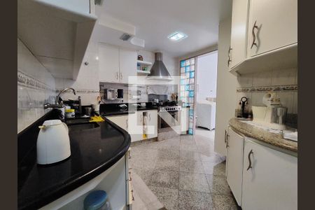 Apartamento à venda com 400m², 3 quartos e 3 vagas Apartamento à venda com 400m², 3 quartos e 3 vagasCozinha