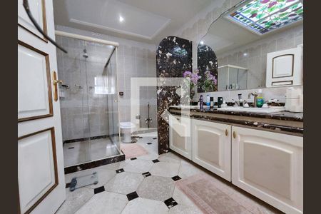 Apartamento à venda com 400m², 3 quartos e 3 vagas Apartamento à venda com 400m², 3 quartos e 3 vagasBanheiro da Suíte 1