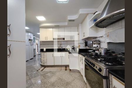 Apartamento à venda com 400m², 3 quartos e 3 vagas Apartamento à venda com 400m², 3 quartos e 3 vagasCozinha