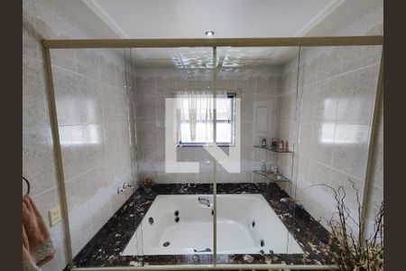 Apartamento à venda com 400m², 3 quartos e 3 vagas Apartamento à venda com 400m², 3 quartos e 3 vagasBanheiro da Suíte 1