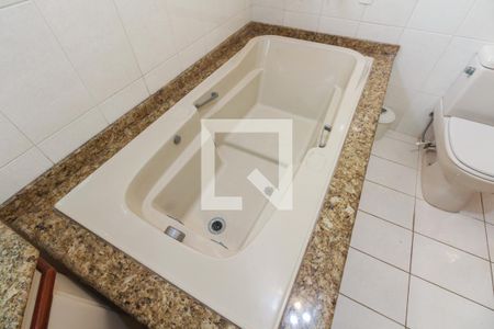 Apartamento à venda com 127m², 3 quartos e 2 vagas Apartamento à venda com 127m², 3 quartos e 2 vagasBanheiro Social