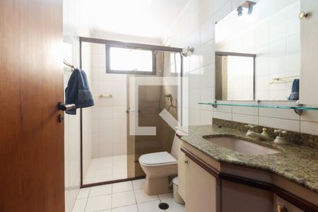 Apartamento à venda com 127m², 3 quartos e 2 vagas Apartamento à venda com 127m², 3 quartos e 2 vagasBanheiro Suíte