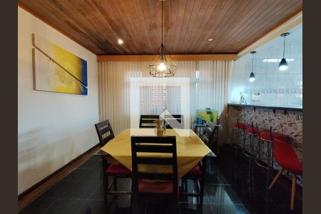 Casa à venda com 372m², 3 quartos e 4 vagas Casa à venda com 372m², 3 quartos e 4 vagasCopa